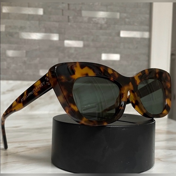 Stella McCartney Brown Tortoise Sunglasses SC40026I 53N BIO LENS & BIO ACETATE - Picture 2 of 6